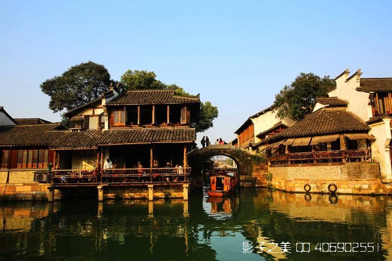 男孩乘坐电梯时玩“火” 点燃电梯里广告牌引发火灾